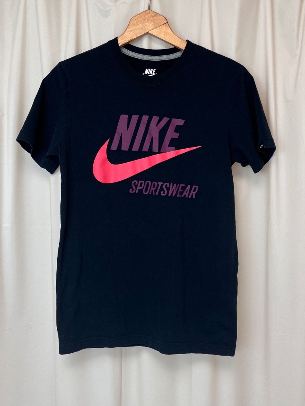 Nike sportswear black slim fit t-shirt medium